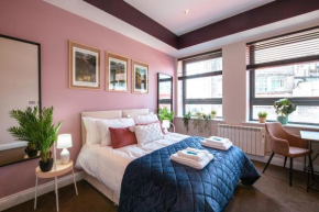 Brighton Queens Retreat, short and long stay, next to train station and beach ,6guests